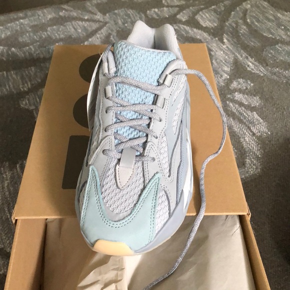 Adidas Yeezy - Picture 5 of 7